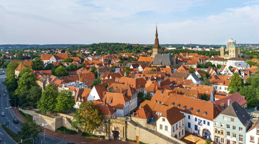 Nasze usługi wynajmu samochodów oferują różnorodny wybór pojazdów w Osnabrucku.